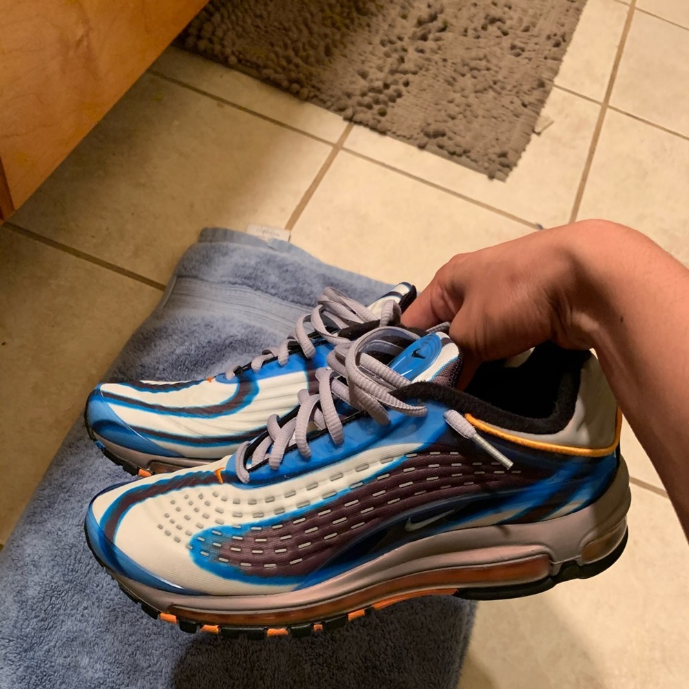 Air Max Deluxe Women’s size 9